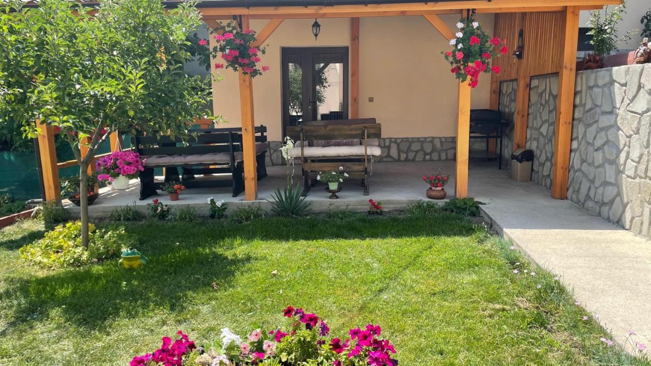 Saint Maria Guest House Velingrad Ngoại thất bức ảnh